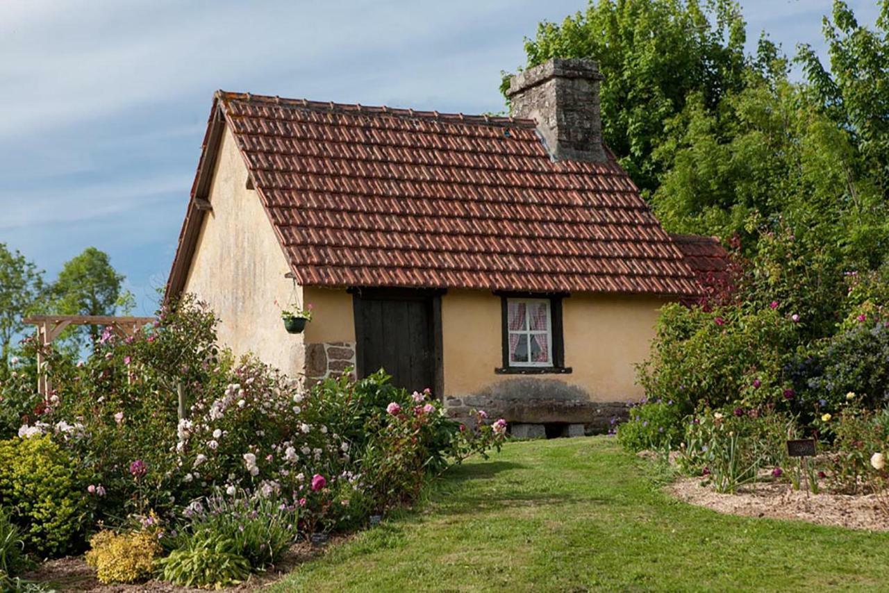 مبيت وإفطار La Lande-d'Airou Les Goubelins المظهر الخارجي الصورة